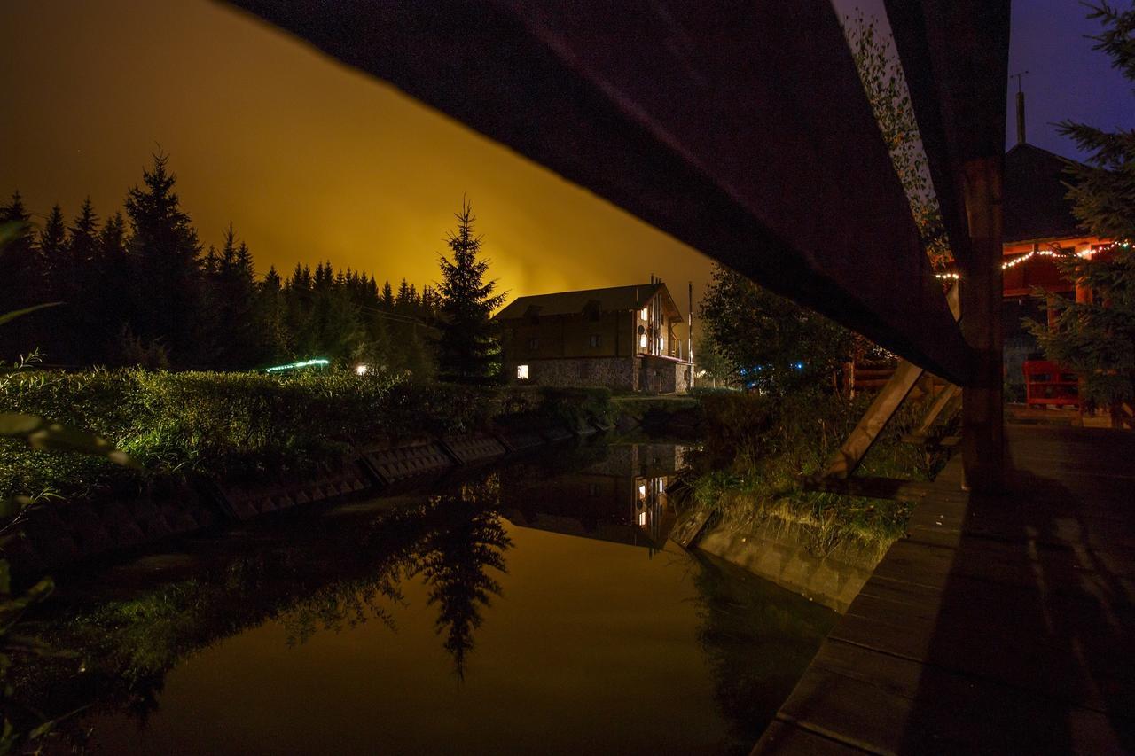 Vedmid Hotel Myslovka Buitenkant foto
